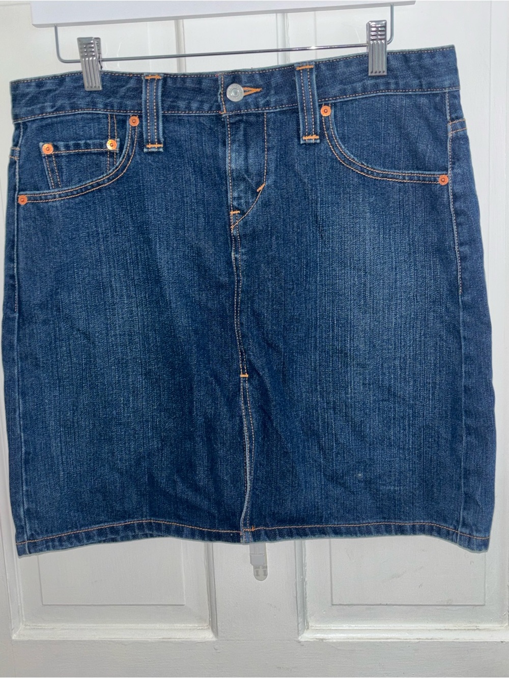 Levi’s Low Slouch Denim Mini Skirt Dark Wash Jean Skirt Size 9 JR Cotton